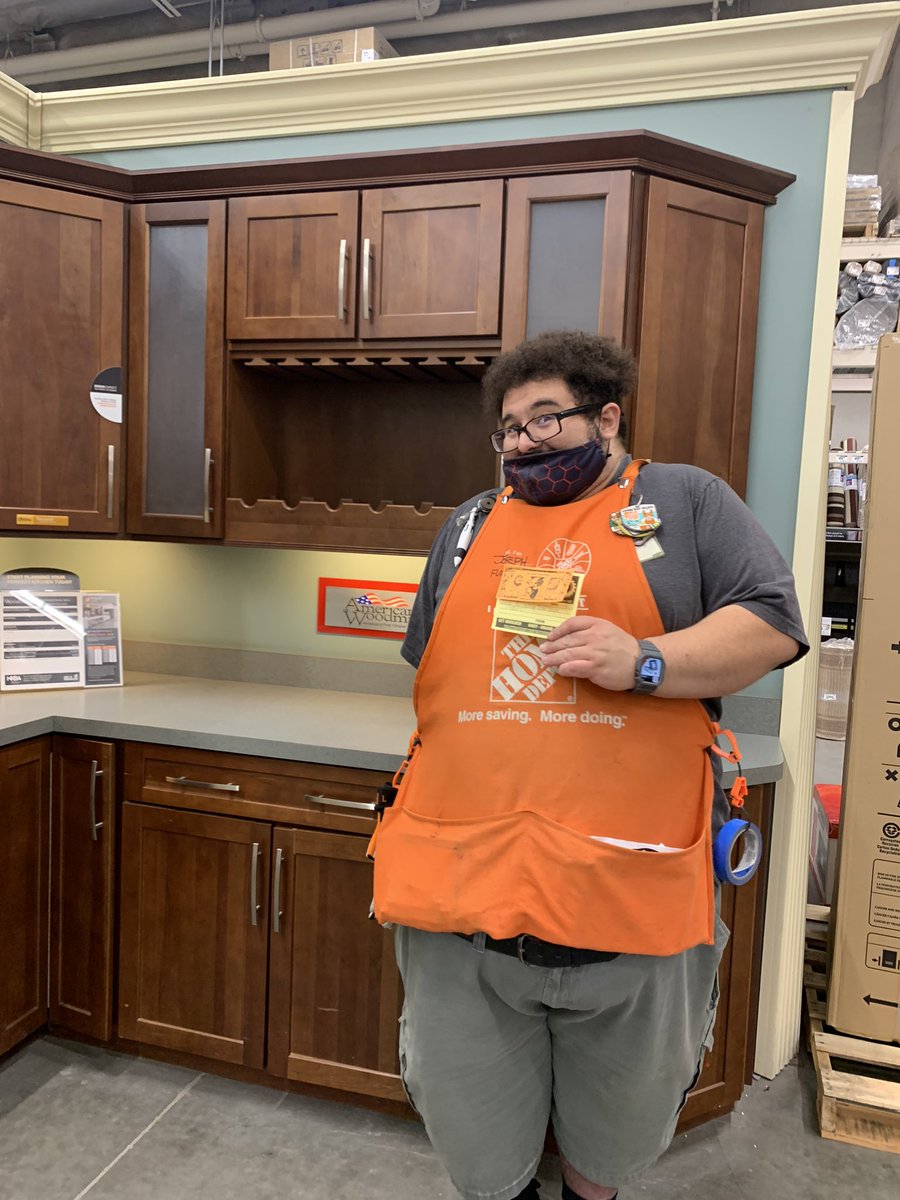 patty_soria28's tweet image. Celebrating our people! Keep those leads coming.#associateinvolvement