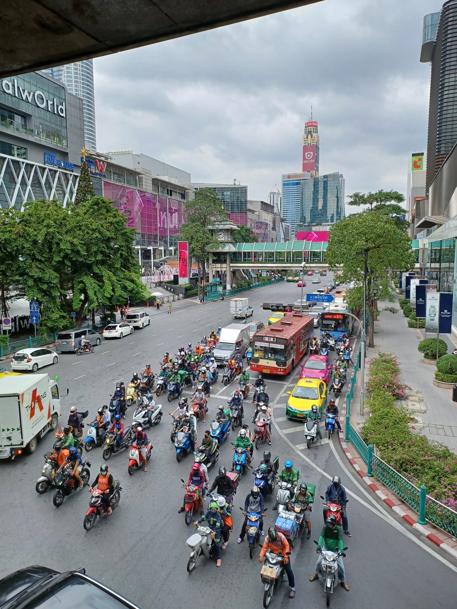 ofukuwake_suke's tweet photo. バンコクの景色
チットロム
セントラルワールド
#bangkok
#bangkokthailand
#thailand
#chitlom
#landscapethailand
#centralworld
#centralworldbangkok
#バンコクの景色
#バンコクの素敵な景色
#バンコク
#バンコク生活
#バンコクライフ https://t.co/Ax644Lud9G