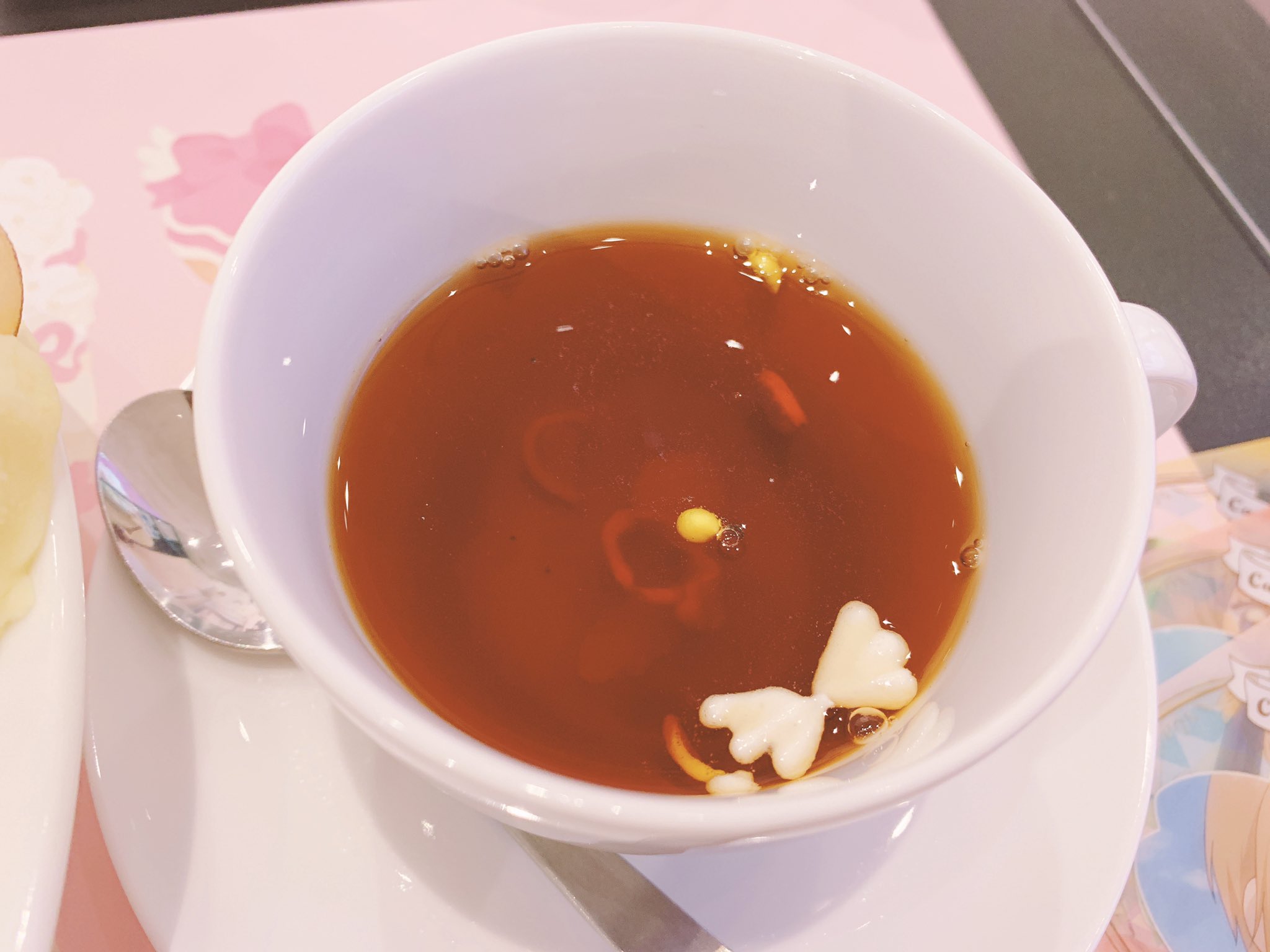 Blue Leopard レオ 芸術テロリスト 閲覧注意 お砂糖のケロちゃんを紅茶に入れたら バラバラになっちゃったし ケロちゃんのポテトサラダを切ったら 中に紅生姜が入っていたから その うんwwwww ごめんよ ケロちゃん 笑 でも