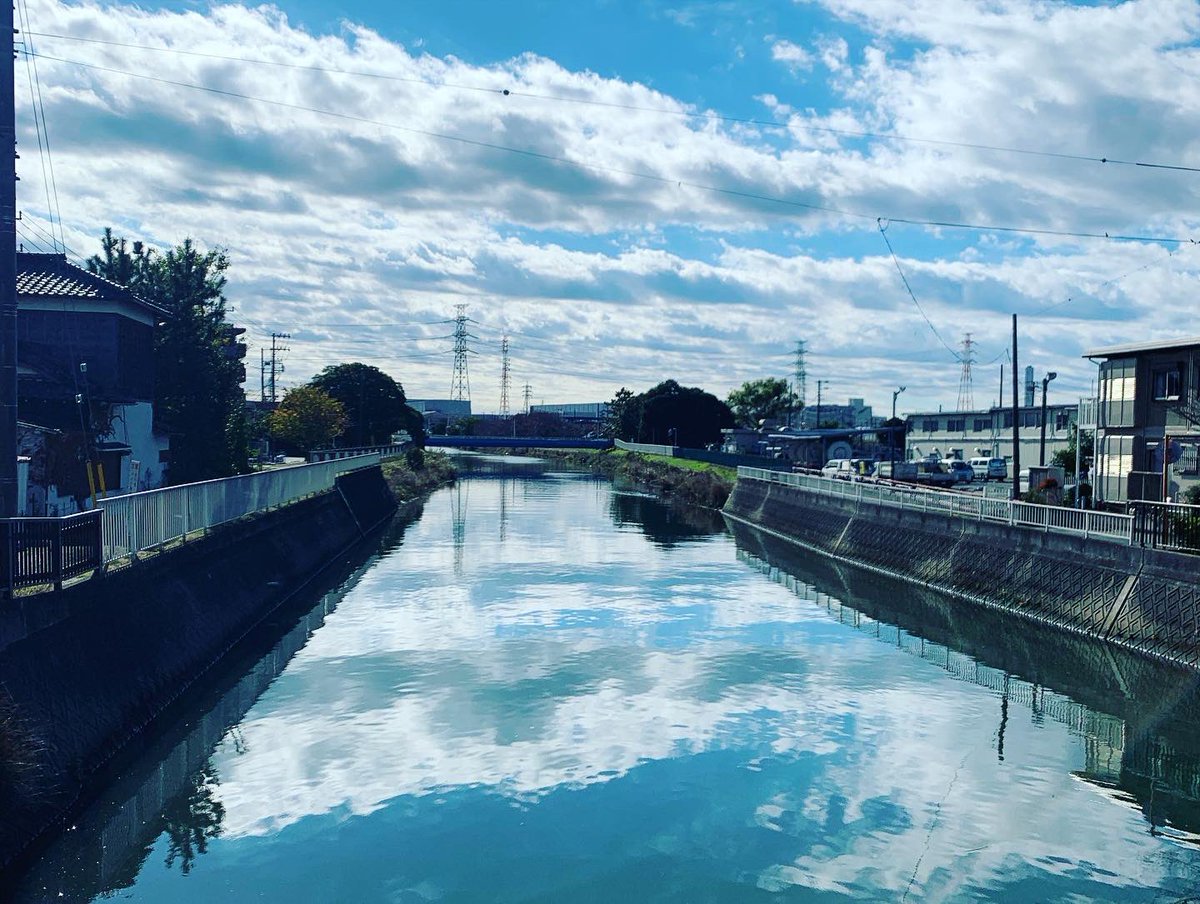 sakasin_happy's tweet photo. タイトル
#雲があると空は美しい
#東京マラソン に向けて
#延期はチャンス✨
#大人チャレンジ
#running
#100min
#13km
#pikminbloom
#ピクミン
#ピク民
#ピクラン
#reflection
#江戸川
雲が嫌いな人っているのだろうか?
てなこと考えながら🏃♂️ https://t.co/jdnbwEEi3E