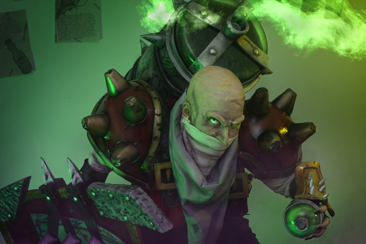 AmeniDusk's tweet photo. With the hype of arcane here is my crossplay of Singed
@lollatam @arcaneshow
#arcane #leagueoflegends #leyendasdelcosplay #singed #crossplay #peruviancosplay https://t.co/lBS2OALOAM