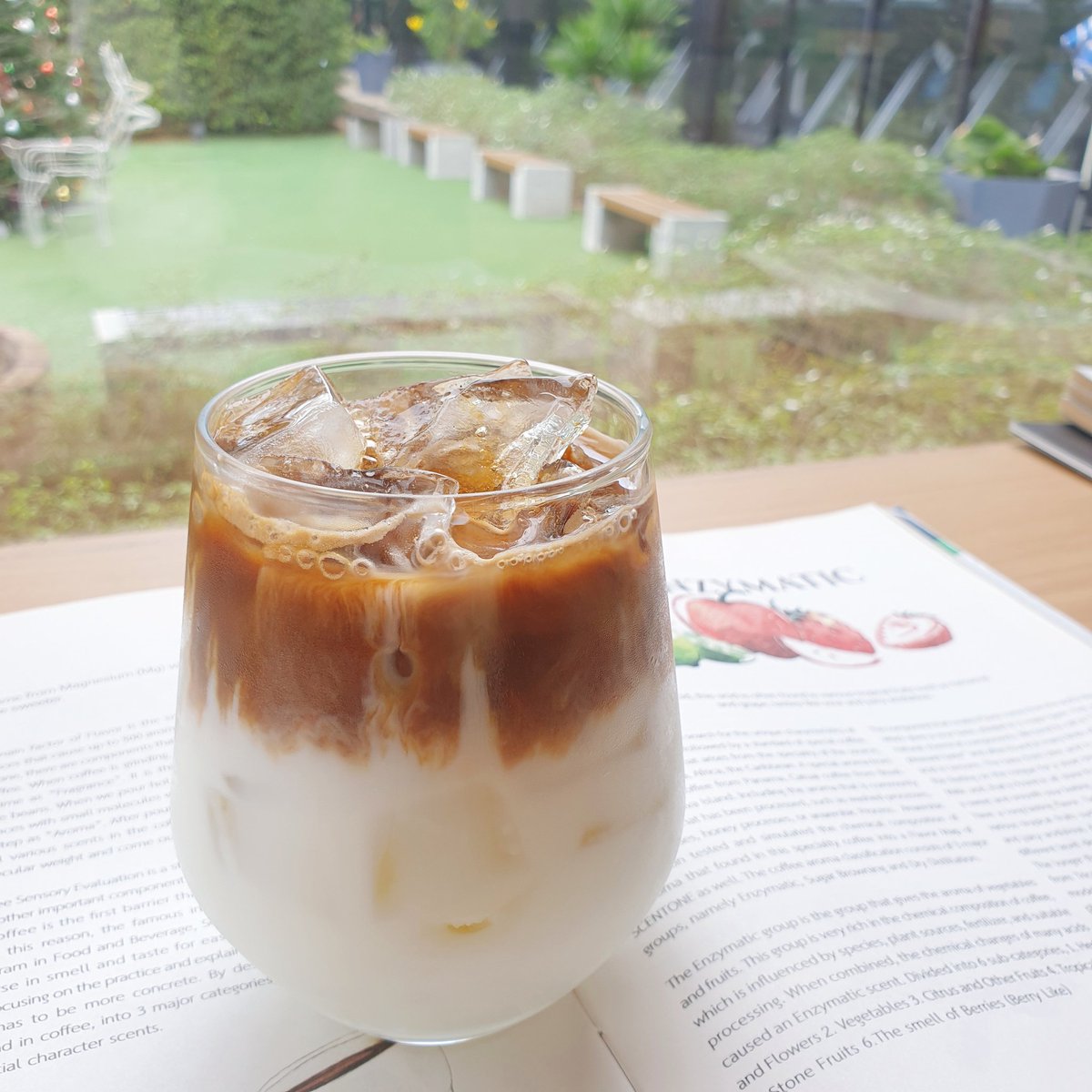 269gym's tweet photo. สถานที่นั่งจิบกาแฟชิลๆ จะเป็นที่ไหนไปได้... ก็ต้องที่ 269 Cafe' สิค้าาา 🤗😁 
👋 มาได้เลยค่า เปิดให้บริการทุกวัน ตั้งแต่เวลา 10.00 - 22.00 น. นะคะ ❤

#269GYM #269CAFE #Cafe #คาเฟ่ #คาเฟ่���ิลๆ #คาเฟ่ชิคๆ #คาเฟ่พระสมุทรเจดีย์ #คาเฟ่ย่านพระประแดง https://t.co/TrfIxT1snp