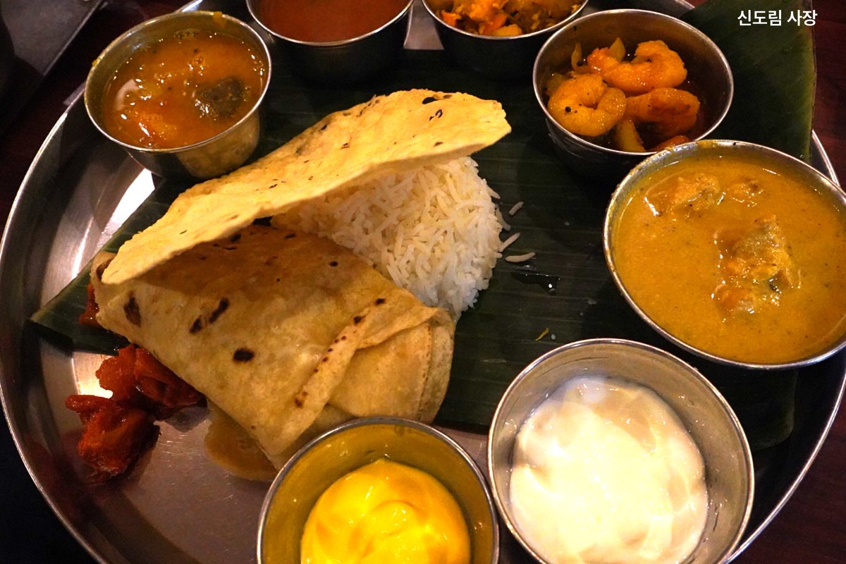 154_iko's tweet photo. 本日のランチミールス
アーンドラ・キッチン (Andhra Kitchen) 

#南インド料理 #南インドカレー #ミールス #サンバル #ラッサム
#アーンドラキッチン #AndhraKitchen https://t.co/fJYhccJQgV