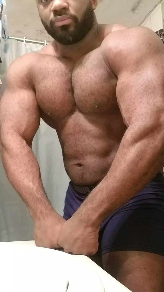 joshflexing255's tweet photo. #offseason
#hairy
#flabs
#pecs
#biceps https://t.co/uDSl54KbXO