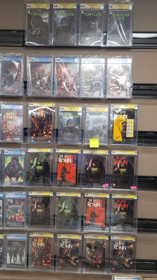 majorpaynecc's tweet photo. Quick preview of a few things we are bringing down to SDCC SE. Meet us at Booth #1010.
#SDCC #comics #marvel #dccomics #Collectibles #collection #CGC https://t.co/Qr74or3Gtm