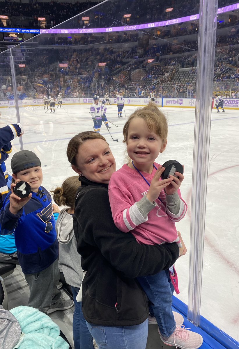 craigerwo19's tweet photo. Thank you @StLouisBlues for making Harper’s first Blues game special &amp; honoring @bwomack88 and others fighting cancer !! It was a special night! https://t.co/rHdjM9meVU