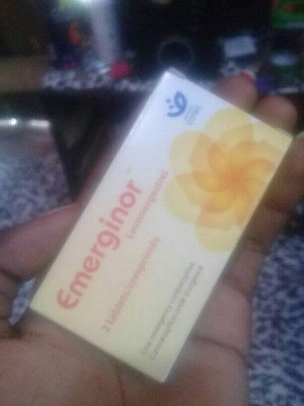 Kiokote03's tweet photo. Naombeni kujua hii dawa ni ya nini maana nimetoka safarini nilikua mbali na mke wangu miezi mitatu nimerudi nimekuta hivo vibox vinne chumbani.

Siyo meme hii tafadhali🙏🙏 https://t.co/PfhUhjltGa