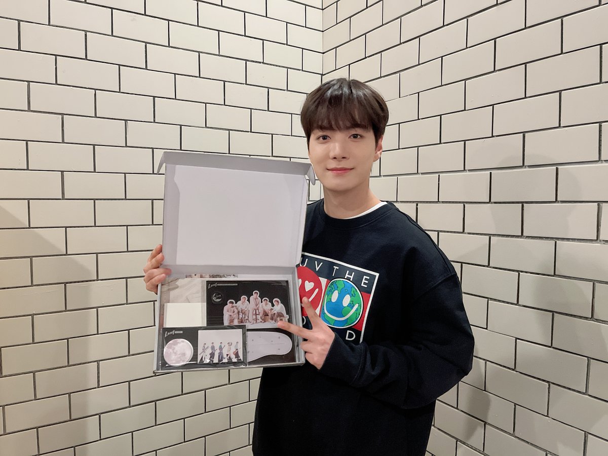 bigoceanenm's tweet photo. [📢] SBS 드라마 <너의 밤이 되어줄게> 공식 MD 예약 판매 종료 D-3!
⠀
아직까지 구매하지 못한 달빛들이 있다면?!
지금 바로 에버라인에서 만나보세요😉
👉https://t.co/HCsRv9gATZ
⠀
#너의밤이되어줄게 #LUNA #루나
#이준영 #장동주 #김종현 #윤지성 #김동현 https://t.co/jd3kUIpQdK