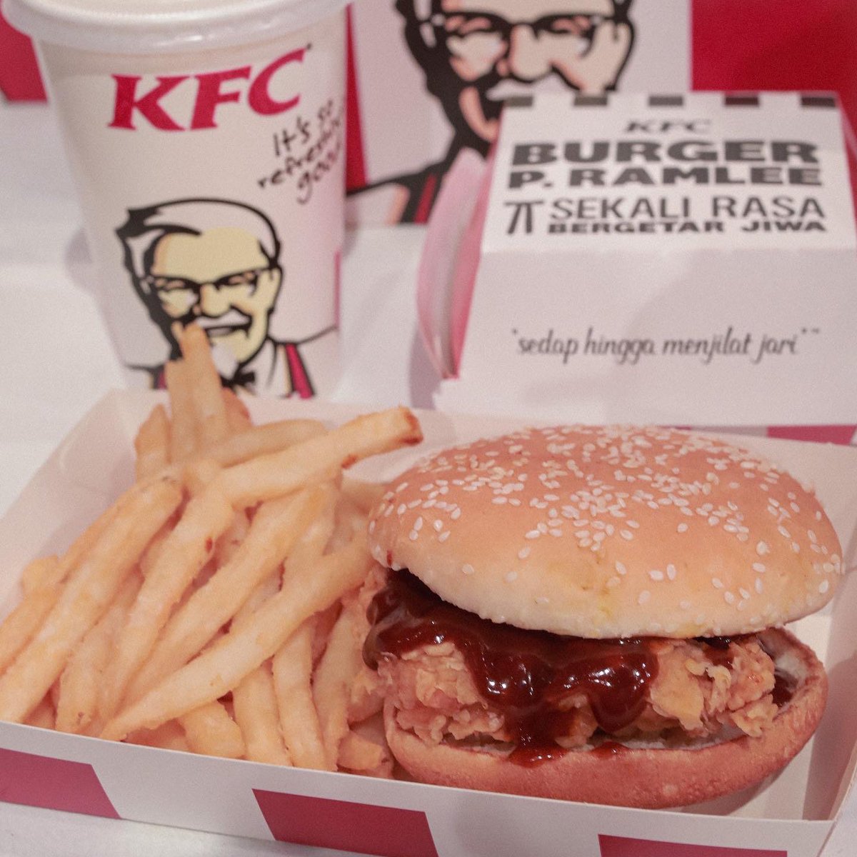 Bergetar jiwa guys makan burger p.ramlee ni 😋 korang dah try lom?