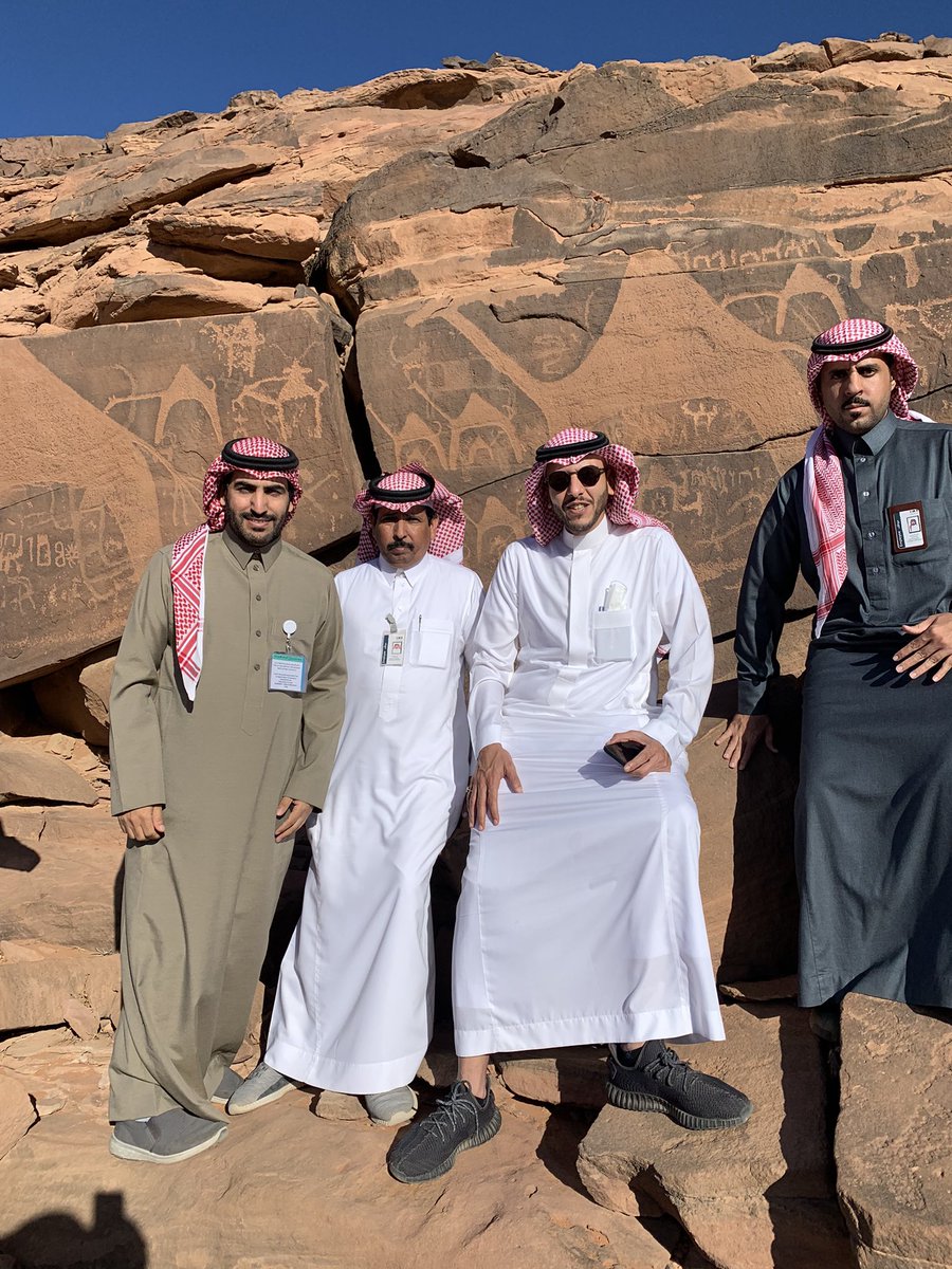 fahd_alkhiari's tweet photo. تشرفت بمرافقة صاحب السمو الملكي الأمير سعود بن نهار بن سعود بن عبدالعزيز خلال زيارتة لآثار راطا والمنجور العالمية بقرية الضحايا https://t.co/efPsSX7QWm