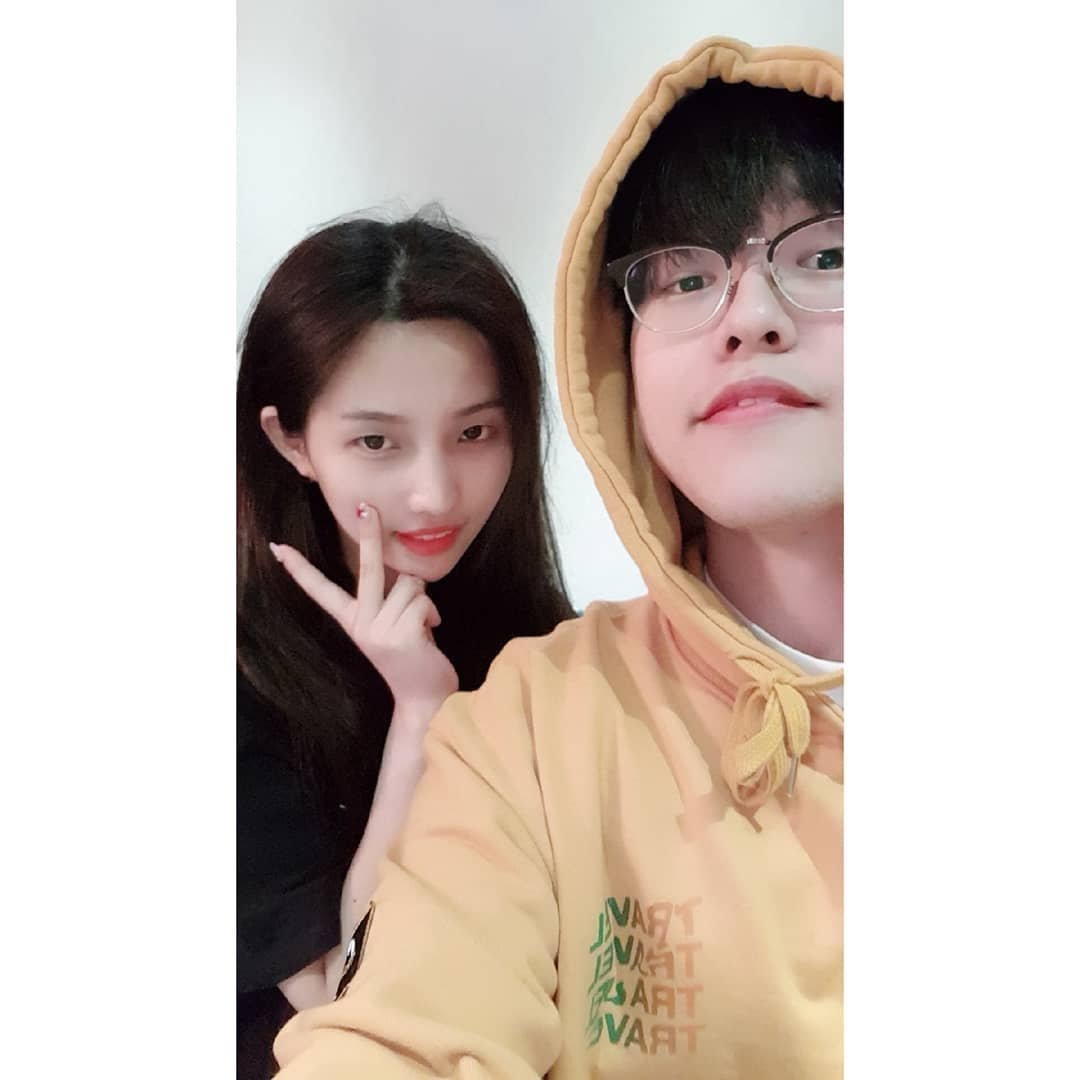 BERRIESPAITWT's tweet photo. Como O𝗻𝗰𝗲𝗹𝘆 y fiel admiradora de estas guapas no podía faltar en el #𝗕𝗗𝗭𝗦tream𝗣arty por eso es que le hable a mi bff y así poder cantar juntos #𝓛𝚒𝚔𝚎𝗕𝗗𝗭 y de paso aprendernos la coreo y enloquecer por los regalos, las amamos! 🥺🤍

🐙 #章鱼ℍ𝗬UN-𝚝𝚞𝚗𝚎𝚜 .ᐟ https://t.co/dOTi0Lfgzg