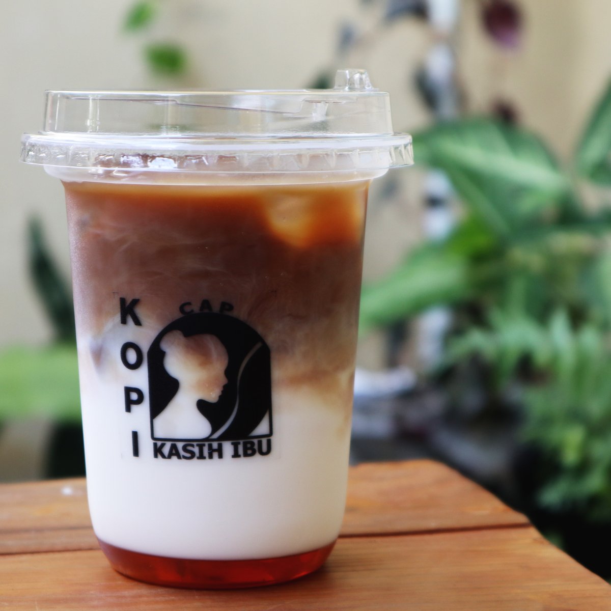 Open Daily Kopi Susu Kasih Ibu - Wirobrajan, Yogyakarta
09.00 - 22.00

See this Instagram video by @kopisusukasihibu instagram.com/reel/CWZ_Bb4ph…