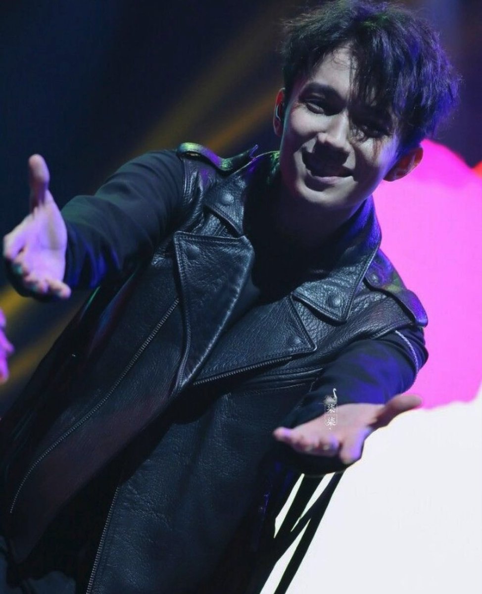 Katarzy45891485's tweet photo. #mybelovedartist @dimash_official
visit his YouTube channel and listen to #flyaway #bewithme and other #DQ songs See for yourself that #dimash is #thebestsingerintheworld and enjoy the true beauty of music and man #BillboardHotTrendingSongs https://t.co/TVGna5WDQ5