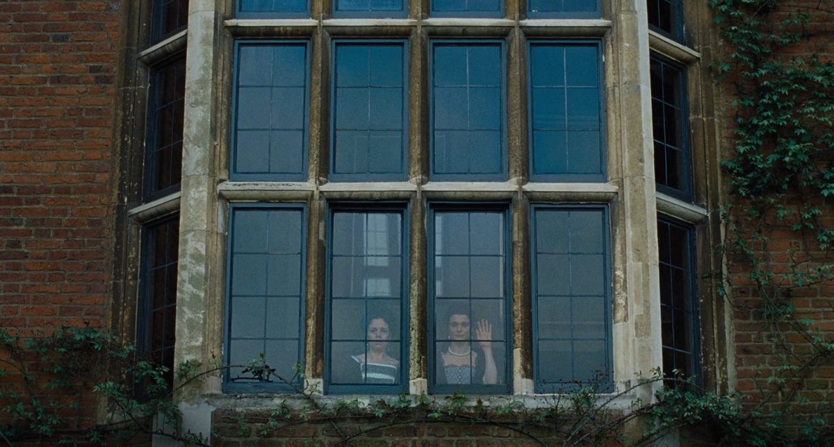 FilmUpdates's tweet image. 3 years ago today, ‘THE FAVOURITE’ starring Olivia Colman, Rachel Weisz and Emma Stone opened in cinemas.