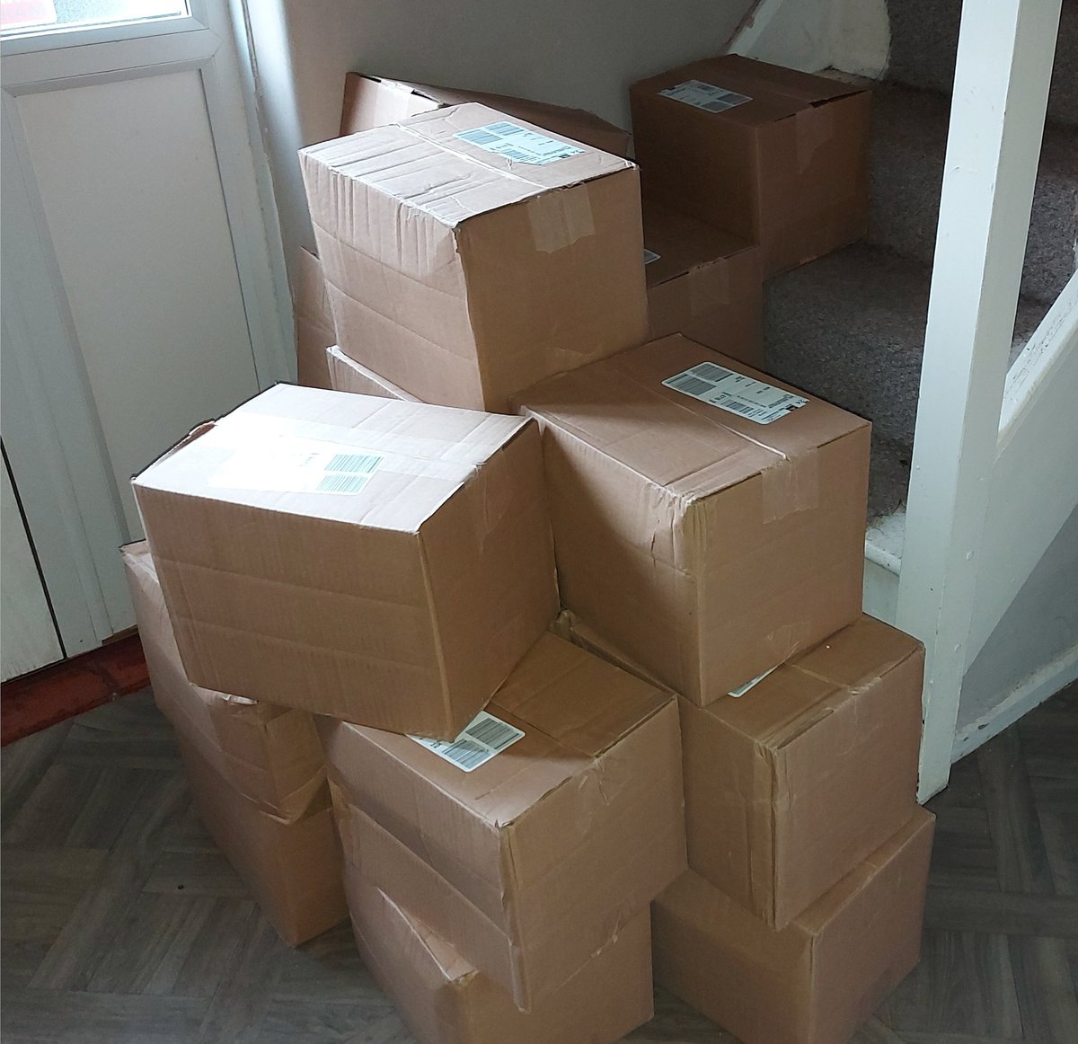 AndrewDK's tweet photo. Waited in for 'a parcel' ..this happened https://t.co/pwm9dXIHzP