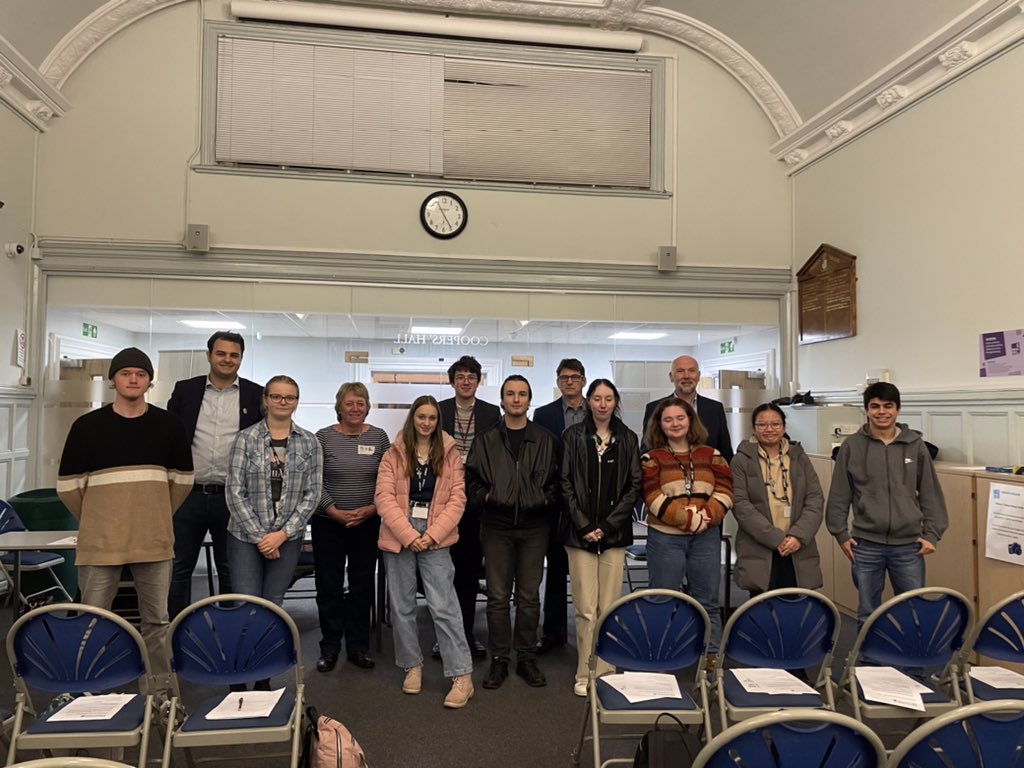 Many thanks to <a href="/RunnymedeBC/">Runnymede Borough Council</a> Climate Change Working Group for coming in to Strode’s College and facilitating a valuable conversation around #sustainability, #biodiversity and local initiatives to tackle this 🍀🌳🙌 #localgov #ClimateActionNow
