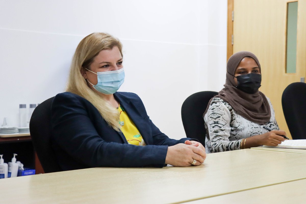 MoDLCH's tweet photo. މިނިސްޓަރ @yumna_maumoon އާއި ޔޫއެން ރެސިޑެންޓް ކޯޑިނޭޓަ @HaswellUN ބައްދަކުކުރައްވާ ފަންނާއި ސަގާފަތާއި ތަރިކައިގެ ދާއިރާއިން ގުޅިގެން ކުރެވެން ހުރި މަސައްކަތްތަކާގުޅޭގޮތުން މަޝްވަރާ ކުރައްވައިފި. https://t.co/CVvjuEGR7l