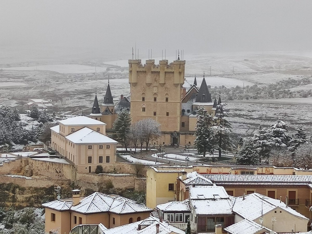msdeandres5's tweet photo. Segovia y su dulce vivir
Desde la torre de la @catedralsegovia https://t.co/BspOREvri4