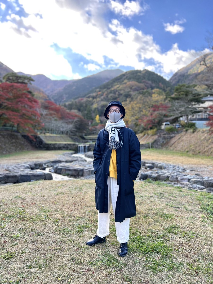 Schuhputzer621's tweet photo. 紅葉狩り🍁

outer #holk 
innerdown #taion 
tops #inouebrothers 
bottoms #okudasaori 
buckethat #allege 
eyewear #guepard 
shoes #solovair 
bag #weldsupply 
watch #nomos 
scarf #agnesb 
socks #marcomonde 

#今日のコーデ https://t.co/kGOD4a49Vt