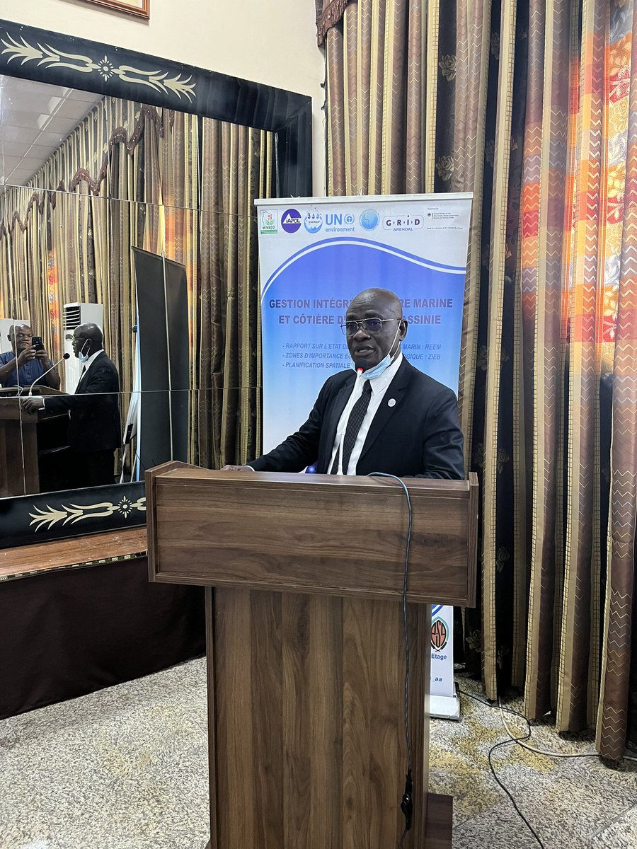 gestion_aa's tweet photo. Ce atelier a débuté par la cérémonie d ouverture qui a été marqué par les allocutions du représentant du Maire de la commune  de Grand-Bassam, du Prof Yapo représentant le Directeur du CIAPOL , du Prof Abe représentant le Secretaire Exécutif et du Dircab @Mineddci https://t.co/k1OtKhyTMm