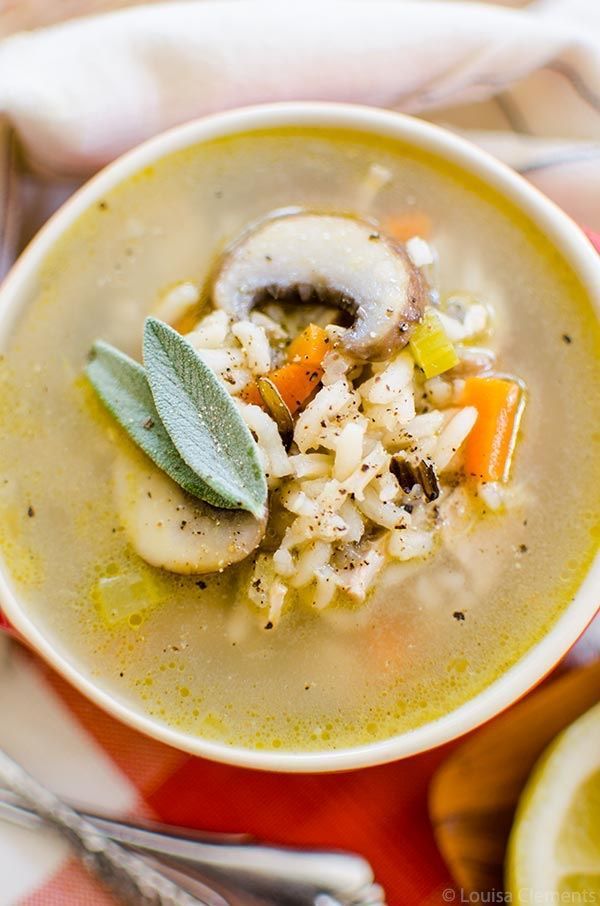 Living_Lou's tweet photo. Leftover turkey and wild rice soup!

Take #Thanksgiving leftovers to the next level with this turkey and wild rice soup with mushrooms, carrots and sage. YUM. 💕

RECIPE: https://t.co/wpglfVTmk4
#soup #RecipeOfTheDay https://t.co/SUMUKkauvr