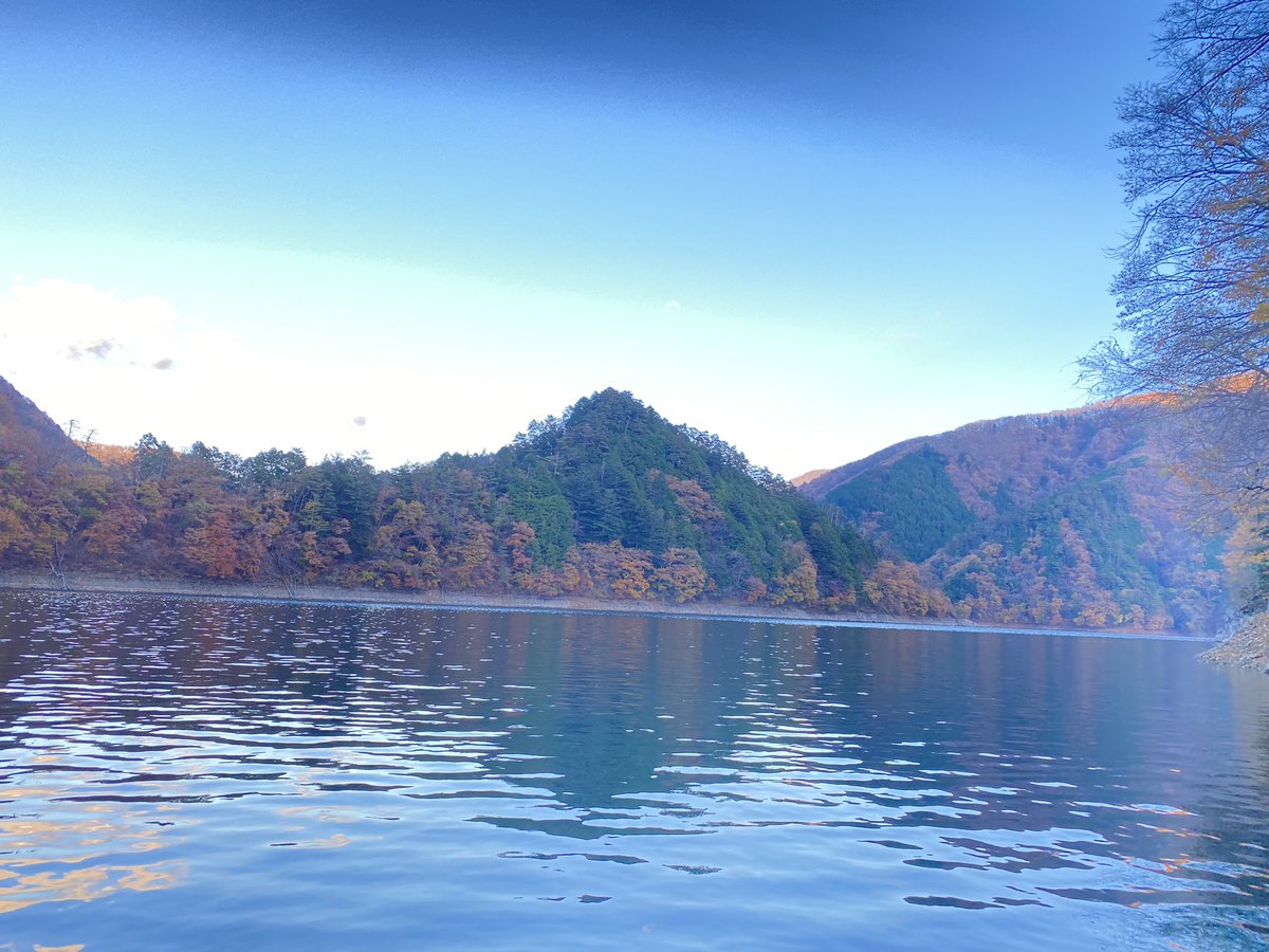 rkszk_1789's tweet photo. 奥多摩に紅葉🍁を見に行ってきました✨
まだ緑も多かったけど、リフレッシュ出来て満足☺️
#奥多摩 #奥多摩周遊道路 #奥多摩湖 #紅葉 https://t.co/Qy9txrw5Cb