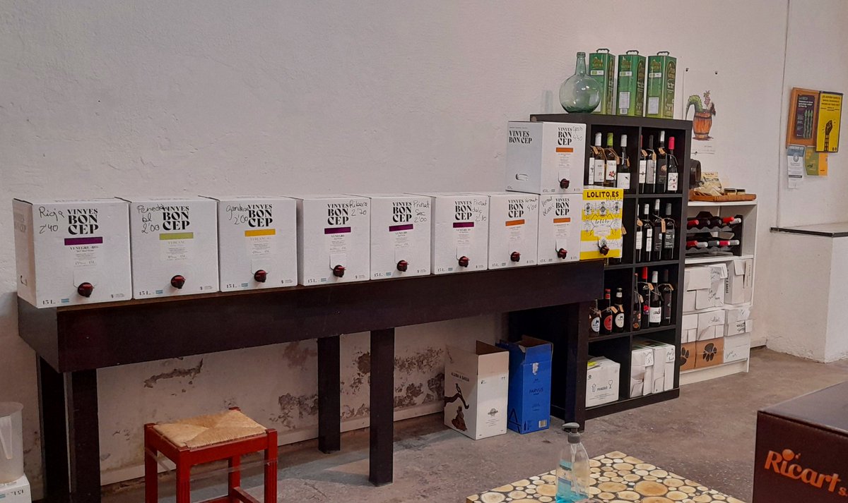 antigacarbodega's tweet photo. Cerramos definitivamente‼️

después de un año bastante difícil este sábado 27 de noviembre será el último día que estaremos abiertas. 

Por si queréis pasar esta semana a comprar alguna botella de vino o vermut. 

Un abrazo muy fuerte y gracias por el apoyo durante estos años. https://t.co/yIcSOj99zH