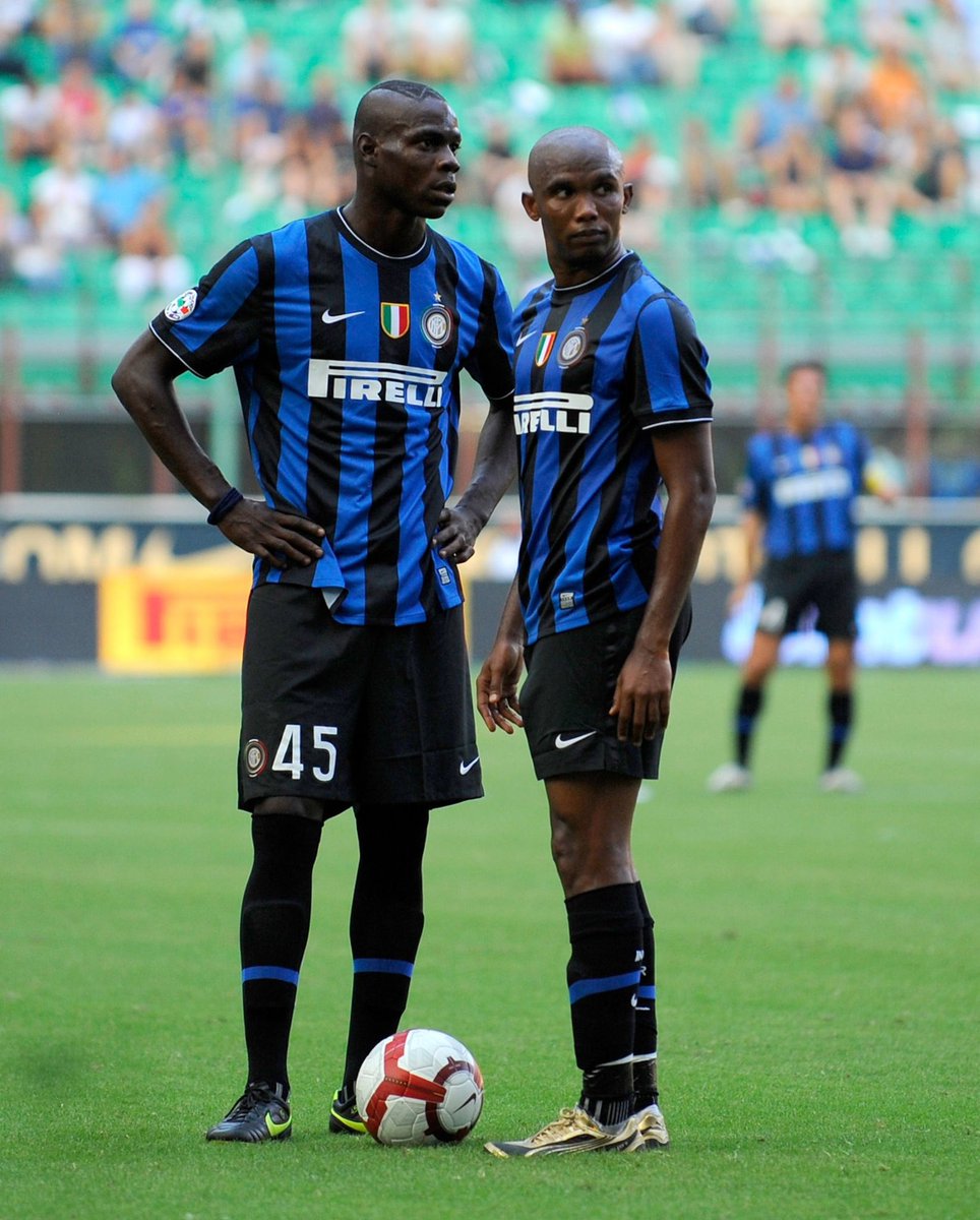 interfc's tweet photo. #Etoo / #balotteli 🔵⚫⚪ https://t.co/l2f5YyVIeh