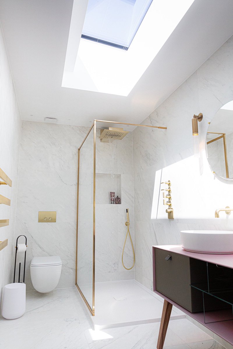 The quality and beauty of our Classica Collection. 

The Classica Wet Room Panel looks perfect in this bathroom and the stunning Brushed Brass finish adds warmth and style to the space. 

Instagram.com/matkishowering

#showering #luxuryshowering #matkishowering
