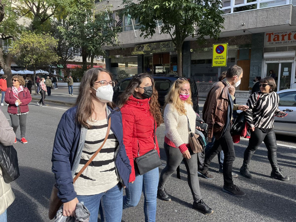 iucadiz's tweet photo. 📢 Recorriendo las calles de Cádiz en apoyo a los trabajadores/as del Metal. 

Ni un paso atrás. 

#PorUnConvenioDigno 
#HuelgaDelMetal https://t.co/GH7hwIzsP8