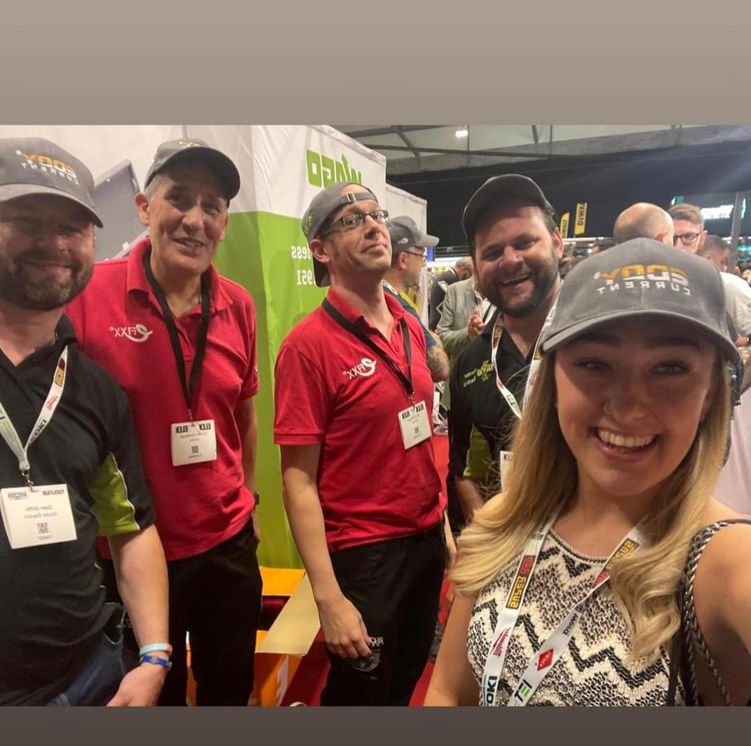 Elsmoore's tweet photo. Colleagues 👷🏼‍♀️😍Always fun to be with 😝✨ https://t.co/pqDAXSrX74