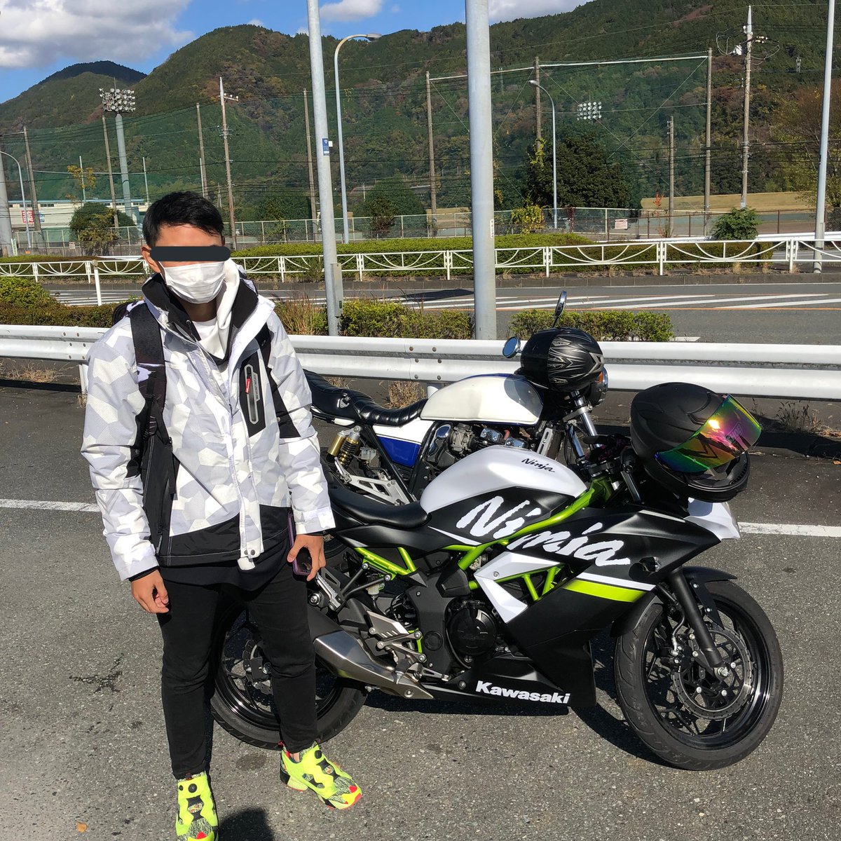 BM9_GK7BA's tweet photo. 職場の後輩とツーーーーーーーーーリング行ってきたー https://t.co/1gfW4k6Pou