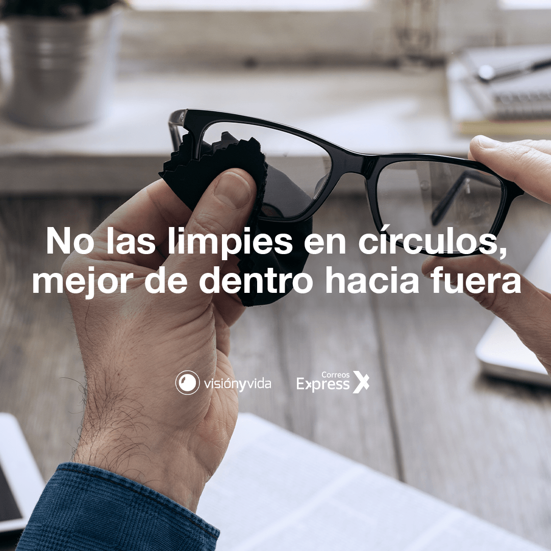 A_VisionYvida's tweet photo. ¿Tus pacientes cuidan bien sus gafas?🤓Comparte con ellos esta información, porque tan importante como llevar las gafas bien graduadas es cuidarlas y limpiarlas con frecuencia. ¡Enséñales estos consejos para mantenerlas✔️perfectas!

@CorreosExpress 
#dosojosparatodaunavida #gafas https://t.co/2fOFgF7Ryl