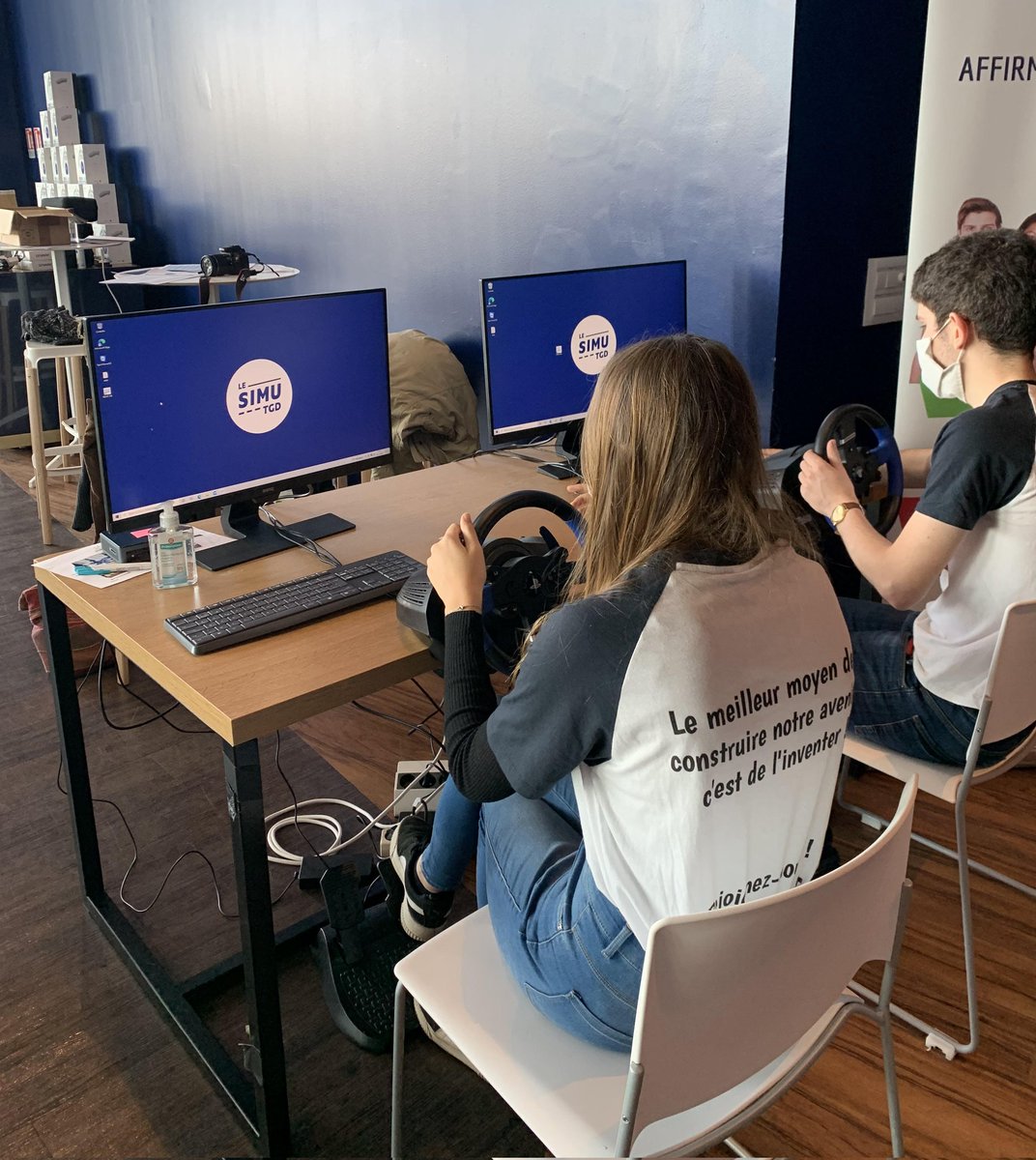 En direct du forum #JobAVenir au Groupama Stadium avec l'installation de nos simulateurs de conduite #emploi #entreprises #jeunes #simulateurconduite #mobilité #jeunesse