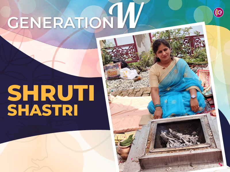 EarshotPodcasts's tweet photo. Ever seen a woman officiating a wedding in India? Tune in to Generation W and listen to Shruti Shastri break the gender norms 👉 https://t.co/xfdi8Rv6M1 

#GenerationW #WomenEmpowerment #Podcast #ShrutiShastri https://t.co/HIP9vasFN9
