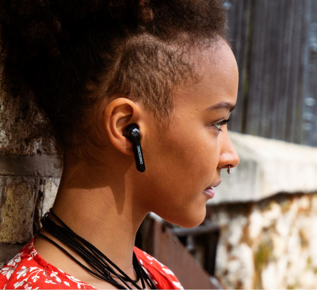 Onesonicaudio's tweet photo. Hear the difference | ONESONIC BXS-HD1 | True Wireless Stereo earphones with High Definition Audio and superior bass performance #AtOneWithSound https://t.co/1RVy2u7gv8