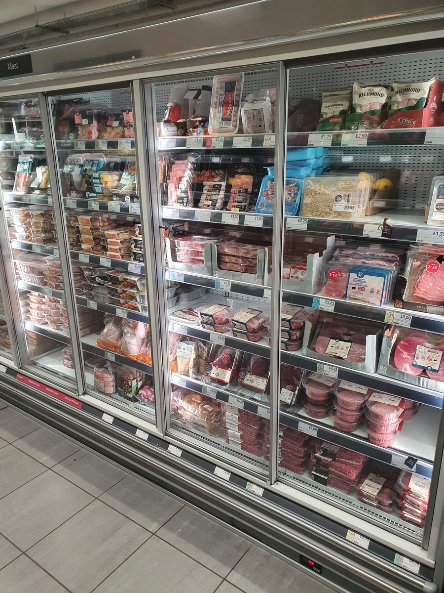 forbes789's tweet photo. A tough day to get through 12 cages of produce and fresh but my god what a difference. Totally buzzing to have availability like this again. Stay positive stay focused ❤driving Standards and availability for our customers https://t.co/DEUztXBY5x