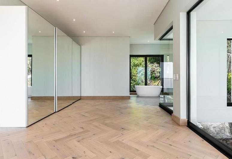 cape_waterfront's tweet photo. #Llandudno . Best kept secret in SA? Safe, clean air &amp; luxury living is the order of the day.
5 bed newly built villa is now available. R39 500 000
https://t.co/57YlxVs72J @LuxPropertySA @architectmag @CapeTownEtc https://t.co/heu5kqUsOr