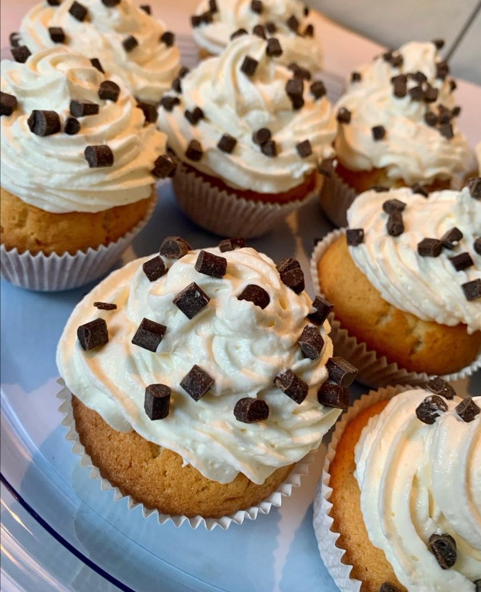 doughnutterysa's tweet photo. Vanilla Choc chip cupcakes 🧁🍫😋 https://t.co/XmKhBrQY4x