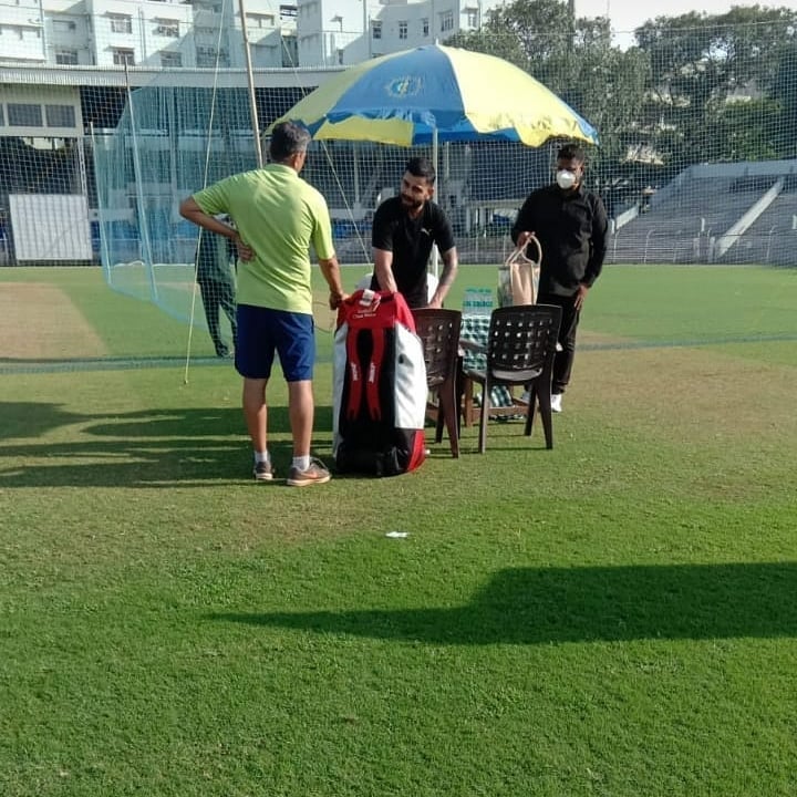 Melbourne__82's tweet photo. Virat Kohli with Sanjay Bangar https://t.co/ttn5Ph4puw