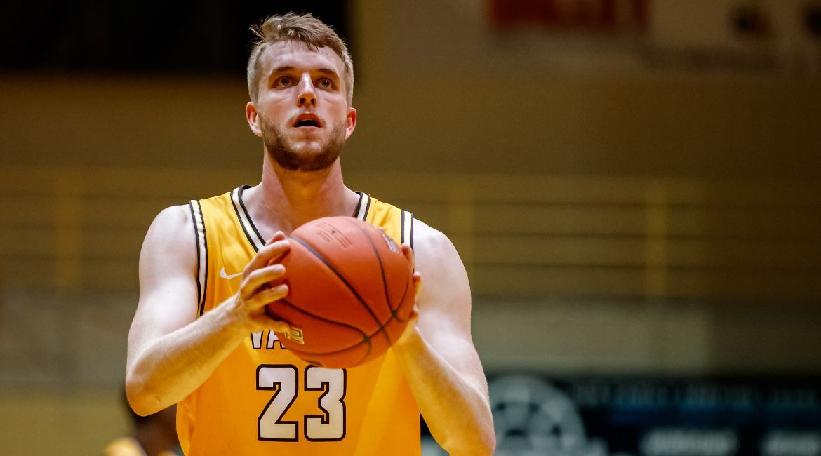 valpoathletics's tweet photo. A 5️⃣0️⃣-point second half by @ValpoBasketball and a career-high-tying 2️⃣5️⃣ from Ben Krikke in his season debut helped the Beacons best Jacksonville State 78-70 on Monday night in the Bahamas. 

📝 ➡️ https://t.co/VuBN5SaR7w

#GoValpo | #WeAreBeacons https://t.co/3lGiFjixzO