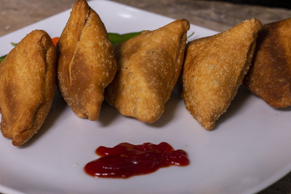 wadwathsala's tweet photo. රසට හදමු අල සමෝසා
https://t.co/wB0Feer4co

#indianfood #lka #recipe #homemade #alasamosa #aloosamosa #potatosamosa #snack #teatime https://t.co/Z4wUVQqnti