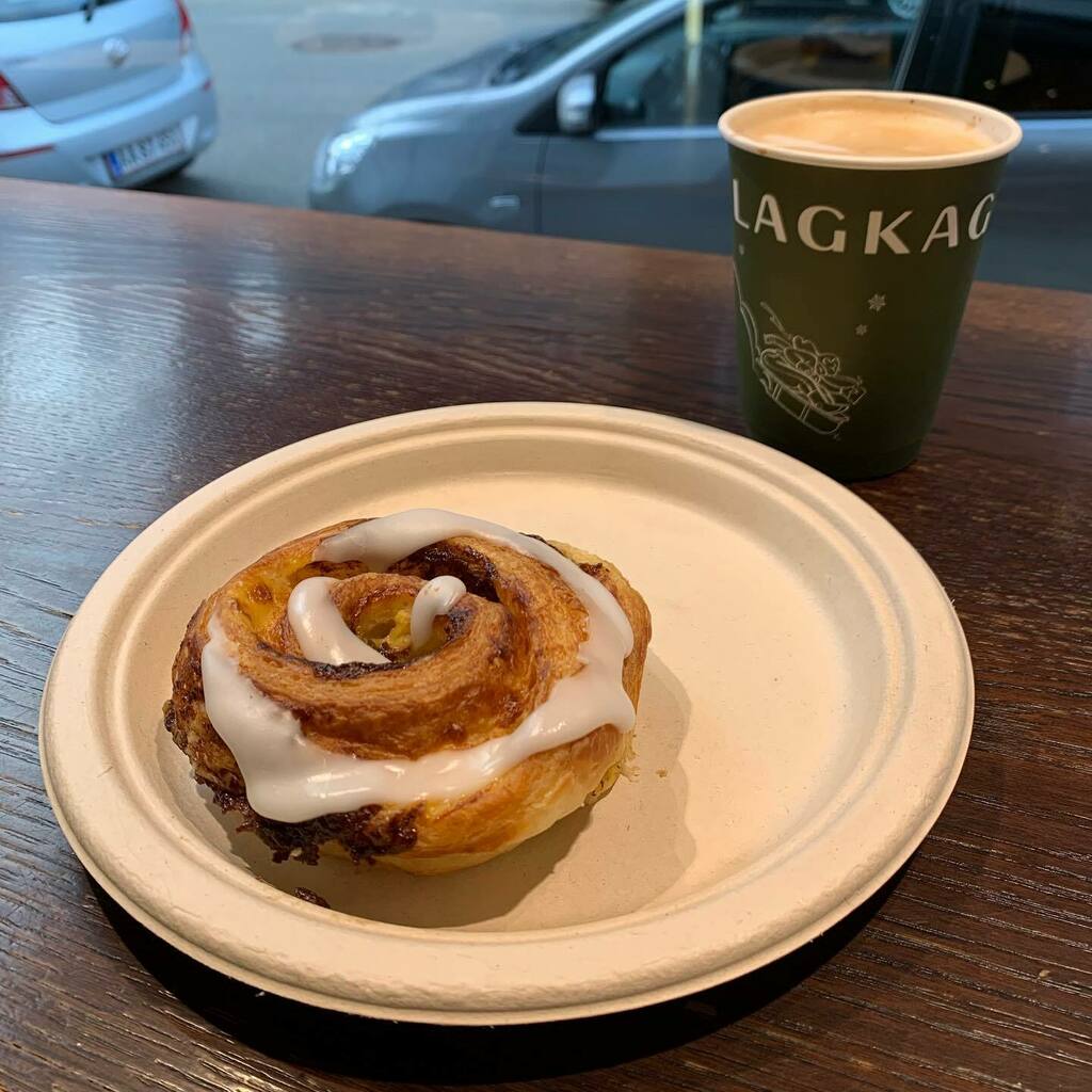 tomasonidiego's tweet photo. Breakfast time in Copenhagen with a Wienerbrød, a famous Viennese sweet ❤️ #copenhagen #denmark #igersdenmark #visitdenmark #visitcopenhagen #cphpicks #govisitdenmark #discoverdenmark #ig_denmark #copenhagenlife #copenhagenbible #topeuropephoto #passion… https://t.co/O1H0QNKh5V https://t.co/iDEBjJorP0
