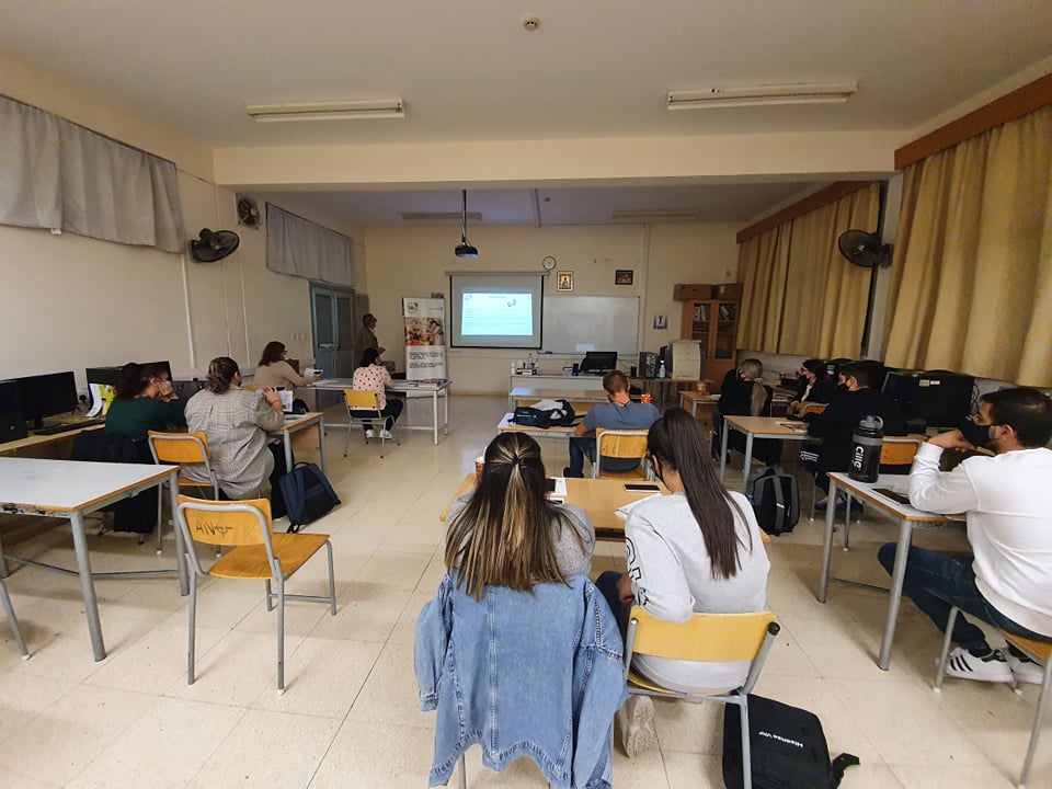 foodprintcy's tweet photo. 👨🏫👩🏫Larnaca FOODprint Seminar 22/11/2021
🥗⛔🌱🍀🥙🍃🗑❌🌿☘
#life #foodwaste #problem #awarenesscampaign #savefood #gogreen #nature #environment #responsibility #reducewaste #meals #profusion #squandering #shopping #loss #nofoodwaste #stopfoodwaste #nicosia #cyprus https://t.co/22XFoHD2eM