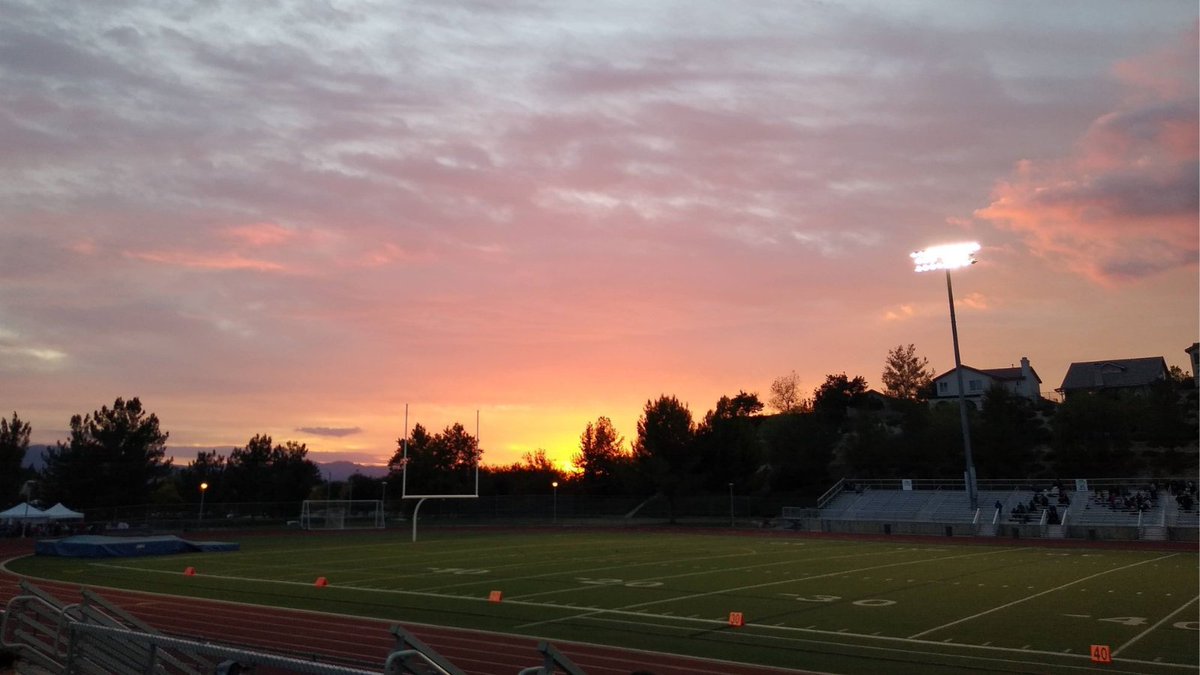 SC_Star21's tweet photo. New from @thaddock: Valencia faces Oaks Christian in CIF Southern Section Division 5 Championship Football Game
https://t.co/V9gweAH3qn https://t.co/evjeuWeqmE
