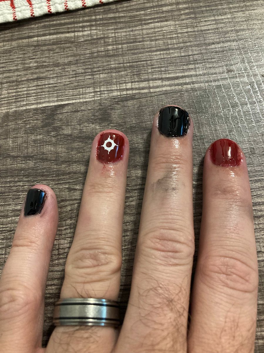 Properly_Aaron's tweet image. My wife did my nails and I’m real happy with how they turned out #warhammer #30k #thousandsons #magnusdidnothingwrong