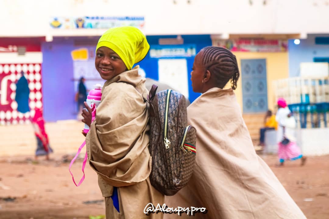 AloupyPro's tweet photo. Go to school 👣

📍Badalabougou 🇲🇱 Ml

#children #school #life #wonderful #adventures #humanity
#aloupy 📸
©️2021 https://t.co/xtTOdhsE7K✍ https://t.co/p26QuSg30C