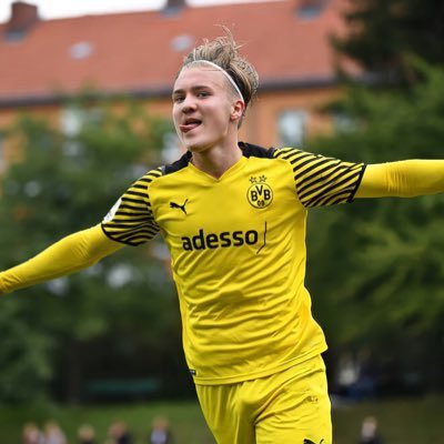 📊أرقام مهاجم دورتموند تحت 19 عام الهولندي يوليان رايكوف(16 عام) لهذا الموسم حتى الآن:

🏟 16 مباراة
🎯 10 أهداف
⚽️ 4 صناعات

•يساهم بهدف كل 81 دقيقة