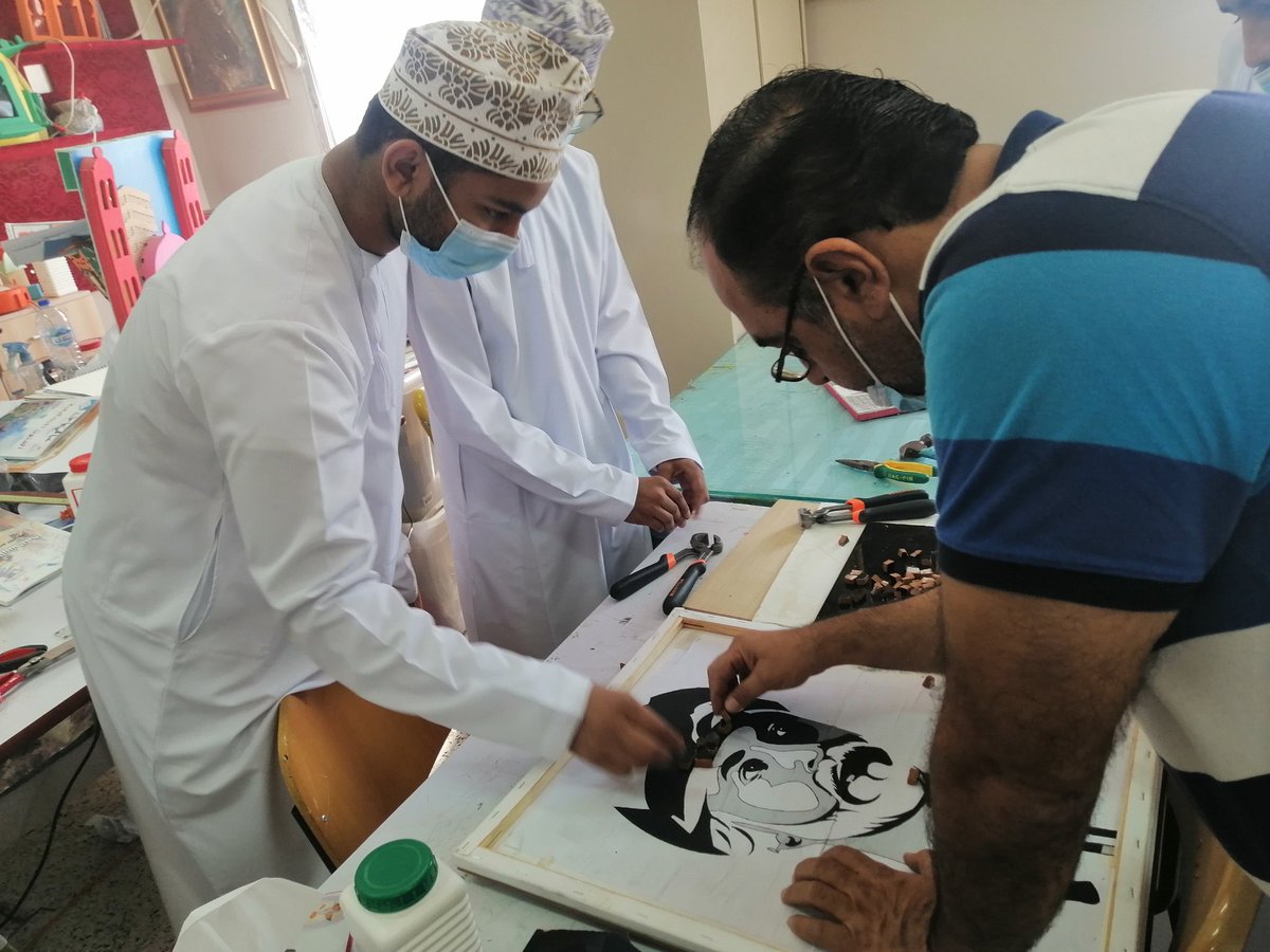 فعاليات أنشطة الثلاثاء في مدرسة الخوض.
- ورشة عمل لوحات الفسيفساء.إشراف الاستاذ خالد
- إجتماع الكشافة لتعيين عريف الفرقة و  عرفاء الطلائع. إشراف القائد الاستاذ طاهر
- استطلاع عن التزام الطلاب ببرنامج رياضي في حياتهم اليومية.إشراف الاستاذ سهيل
#فعاليات_تعليمية_مسقط