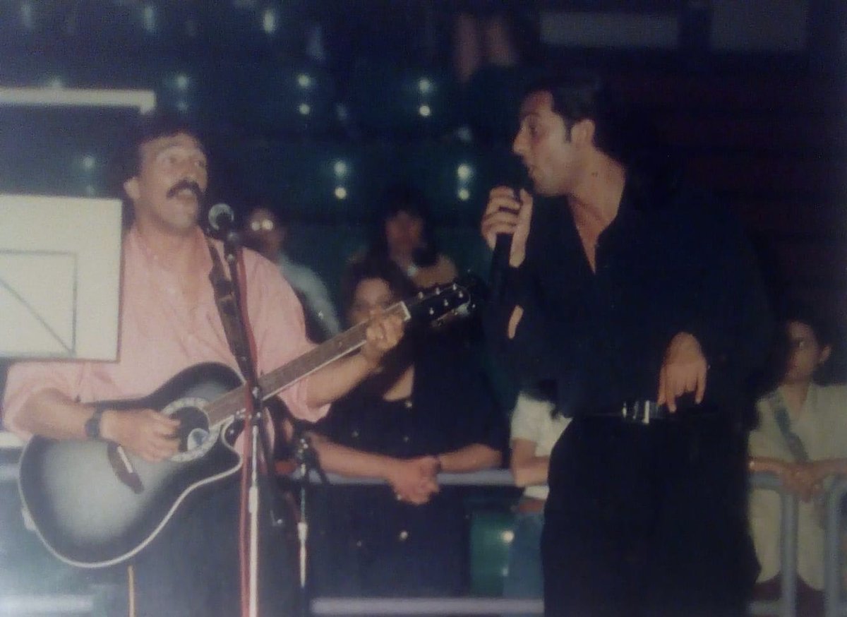 belfiore_ale's tweet image. Buongiorno Fiorai!🌼
Oggi così… con il codino!
@Fiorello #coda #codino #Buongiorno #BuongiornoFiorai